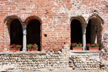 Dettaglio bifore (foto di Alessandro Vecchi - 2013)